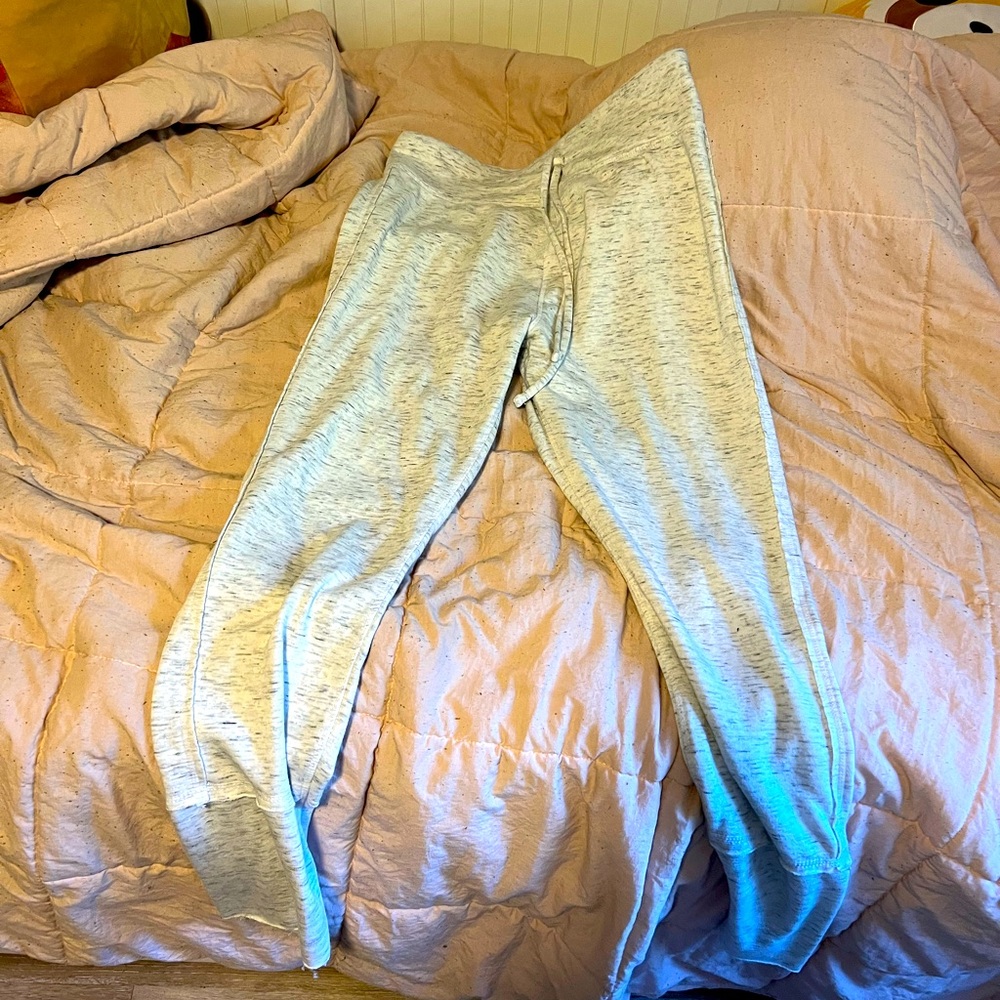 A new day sweatpants LG